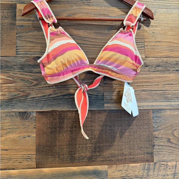 BECCA Canyon Sunset Pink and Orange Triangle Bikini Top, M - Picture 5 of 8